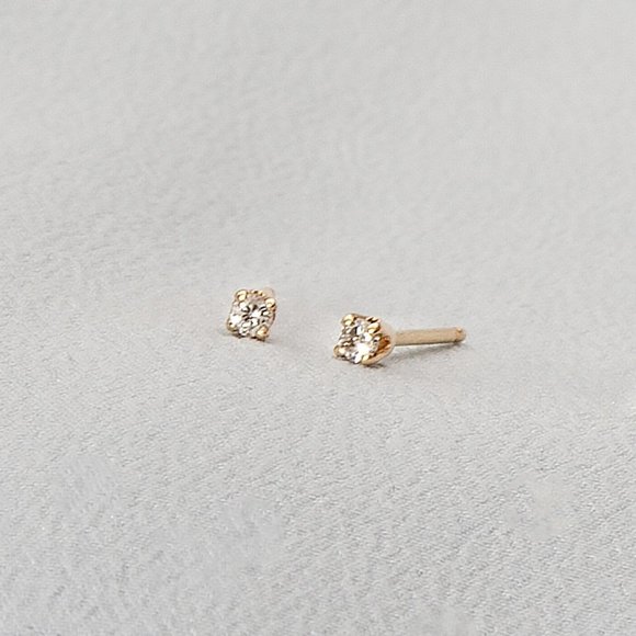 Real 14K Yellow Gold Ethical Natural Earth Grown Diamond Tiny Dot Mini Studs - Picture 1 of 7